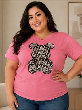 Plus Size ) Pink Teddy Monogram Embellished Tee